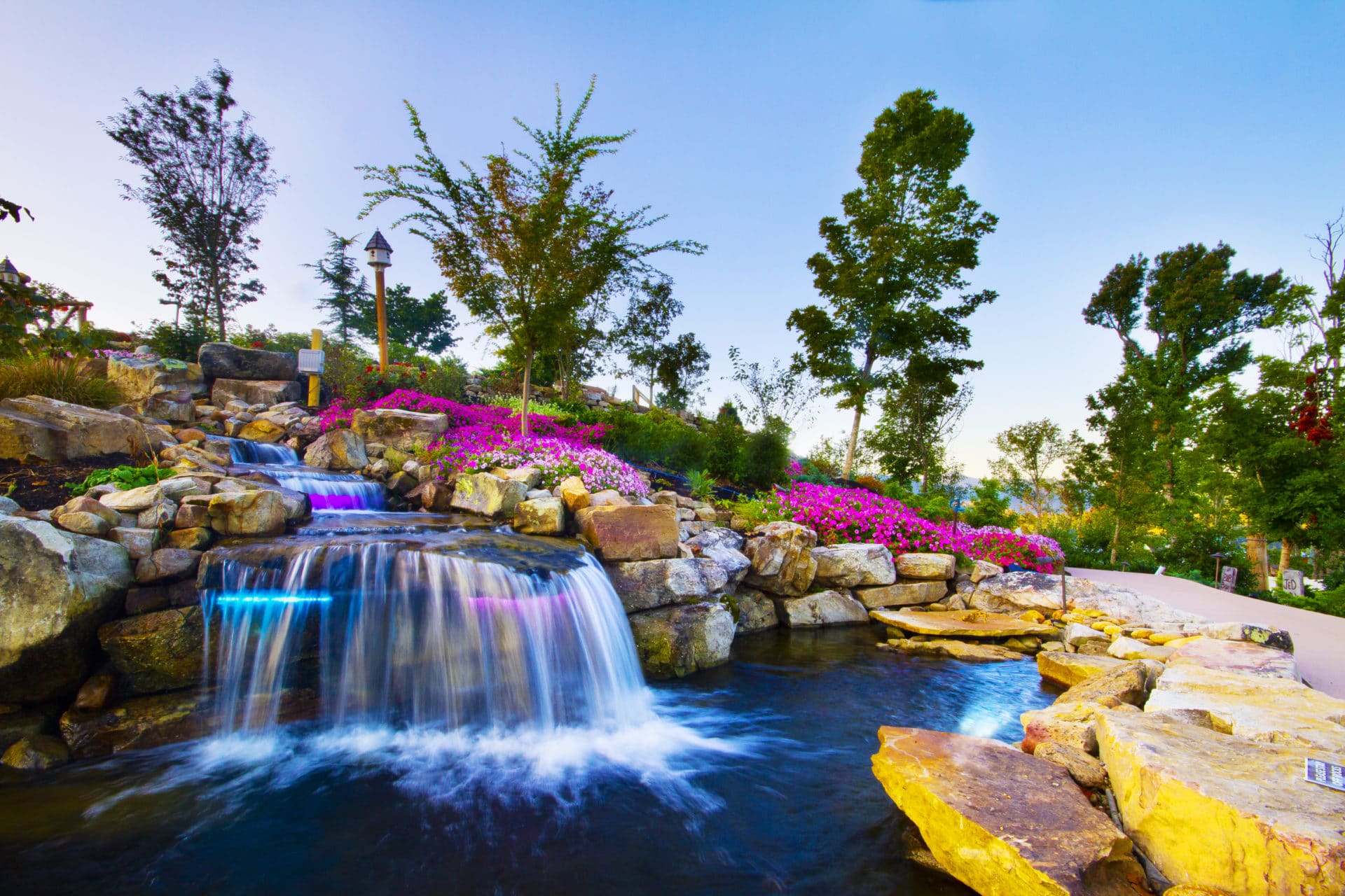 vista gardnes waterfall at anakeesta in Gatlinburg Tennessee