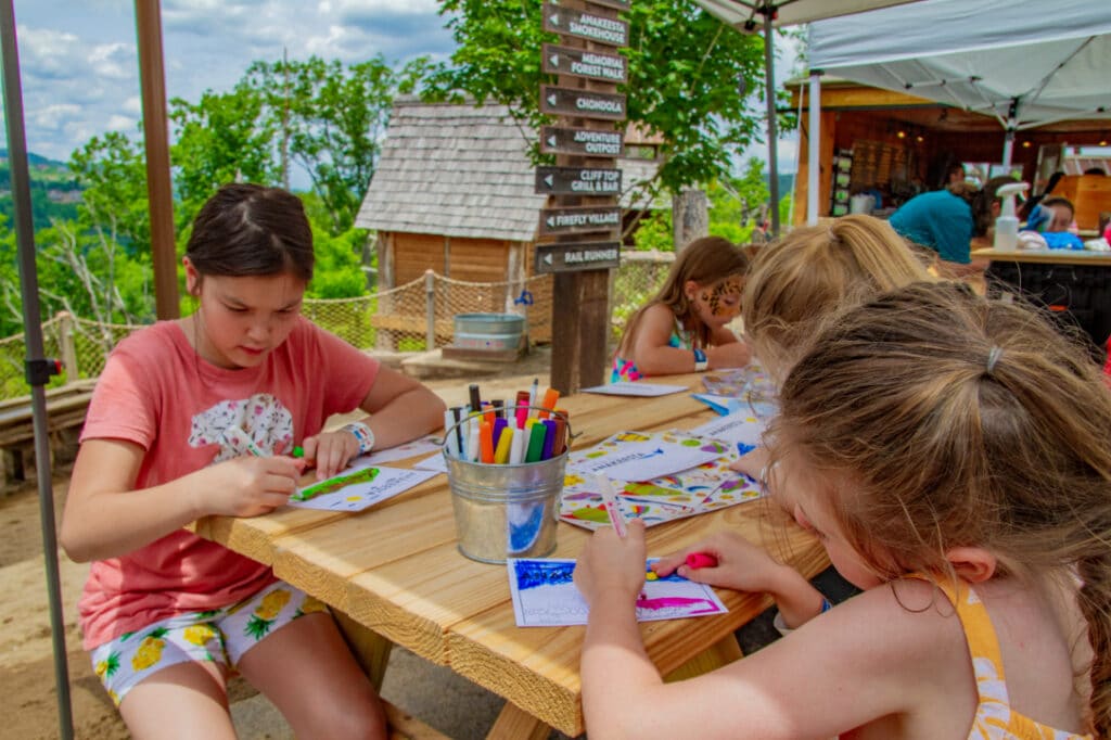 Kids enjoy crafts during Summer in the Smokies