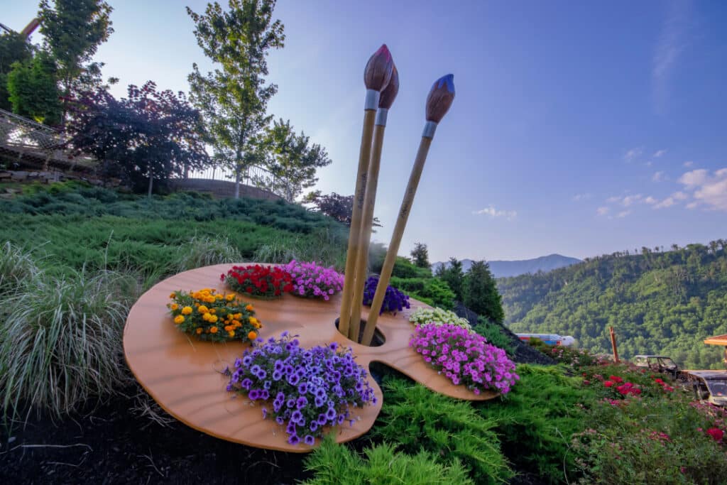 Paint Sculpture in Vista Gardens